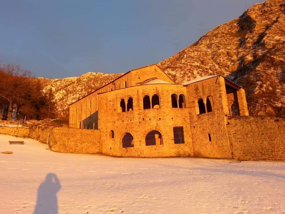 Casa Castel Lejlighed Civate Eksteriør billede